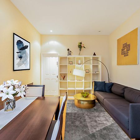 Pollen Street, Three-Bedroom Flat Лондон Экстерьер фото