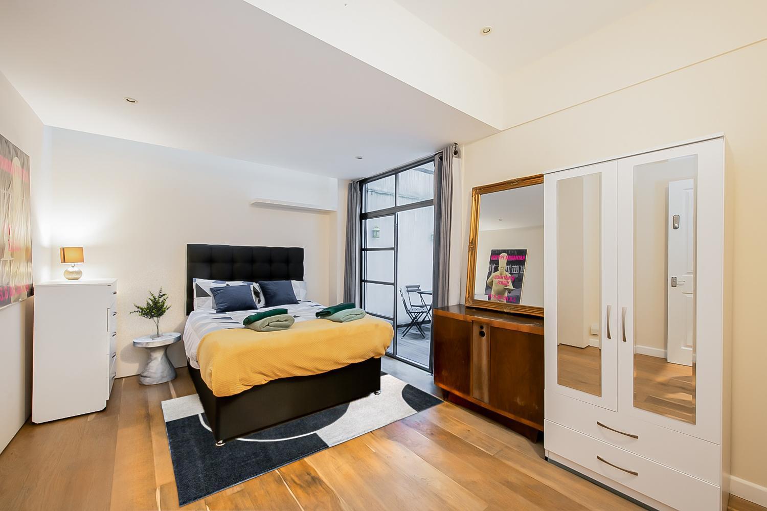 Pollen Street, Three-Bedroom Flat Лондон Экстерьер фото