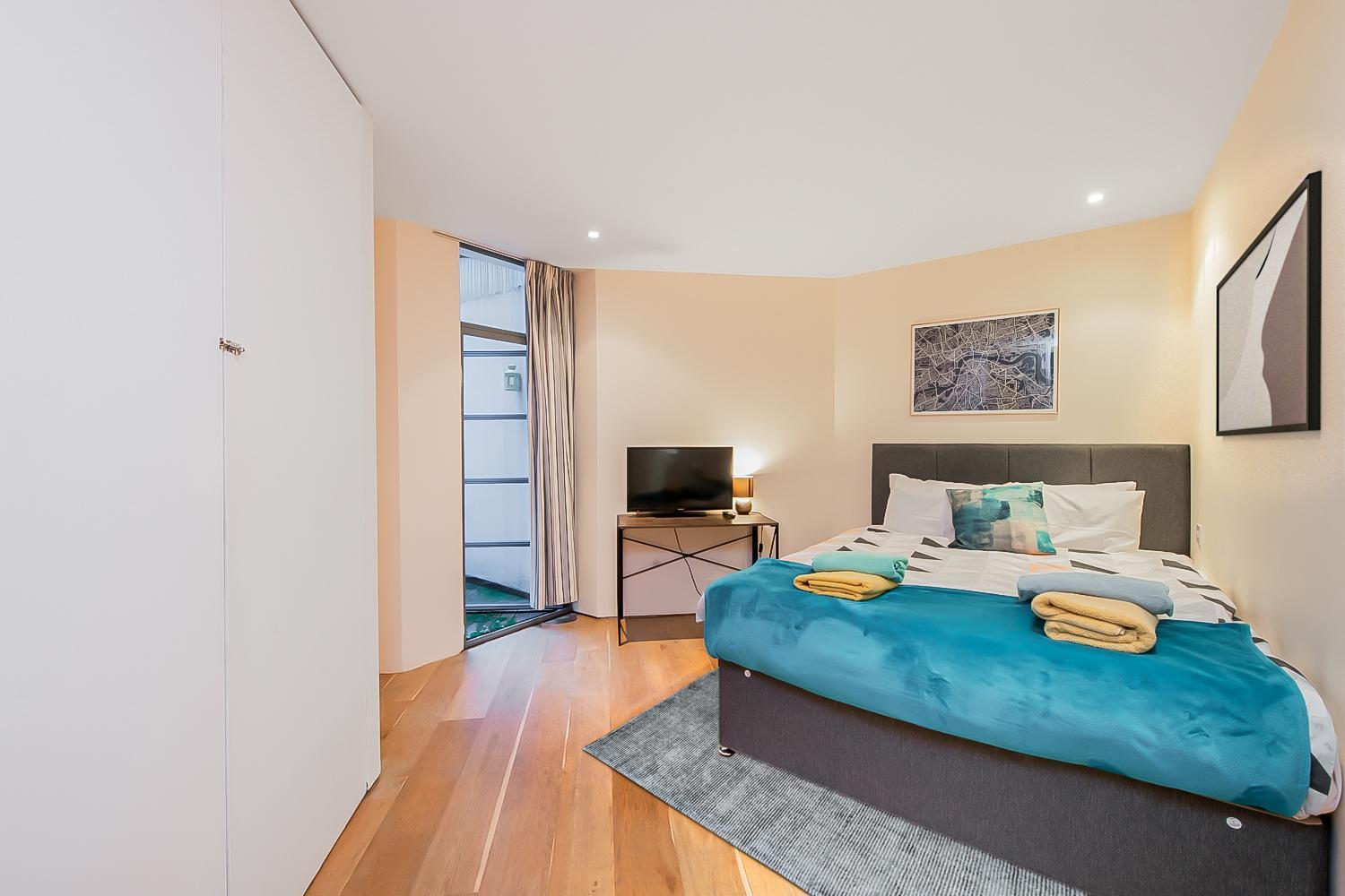 Pollen Street, Three-Bedroom Flat Лондон Экстерьер фото