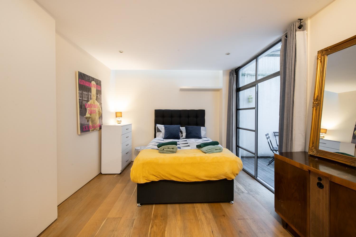 Pollen Street, Three-Bedroom Flat Лондон Экстерьер фото