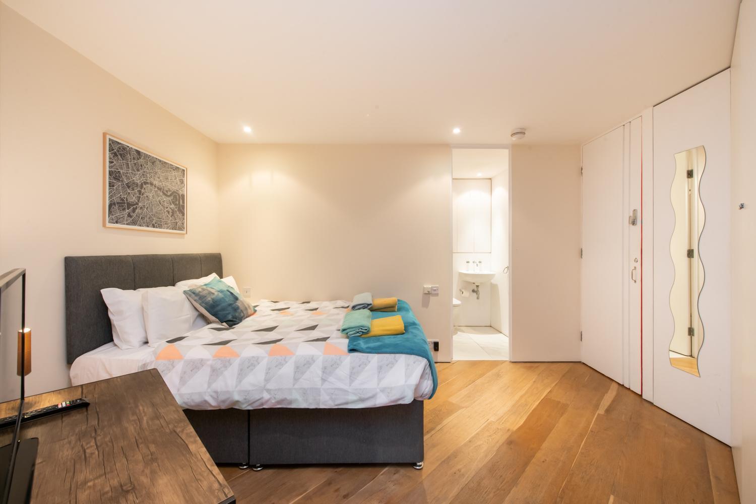 Pollen Street, Three-Bedroom Flat Лондон Экстерьер фото
