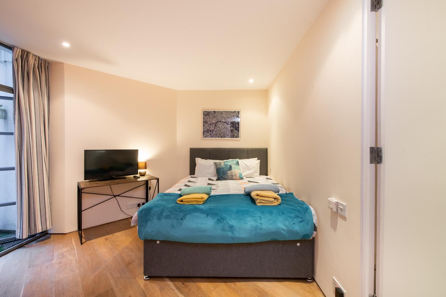 Pollen Street, Three-Bedroom Flat Лондон Экстерьер фото