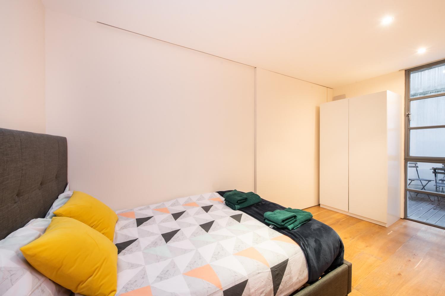 Pollen Street, Three-Bedroom Flat Лондон Экстерьер фото