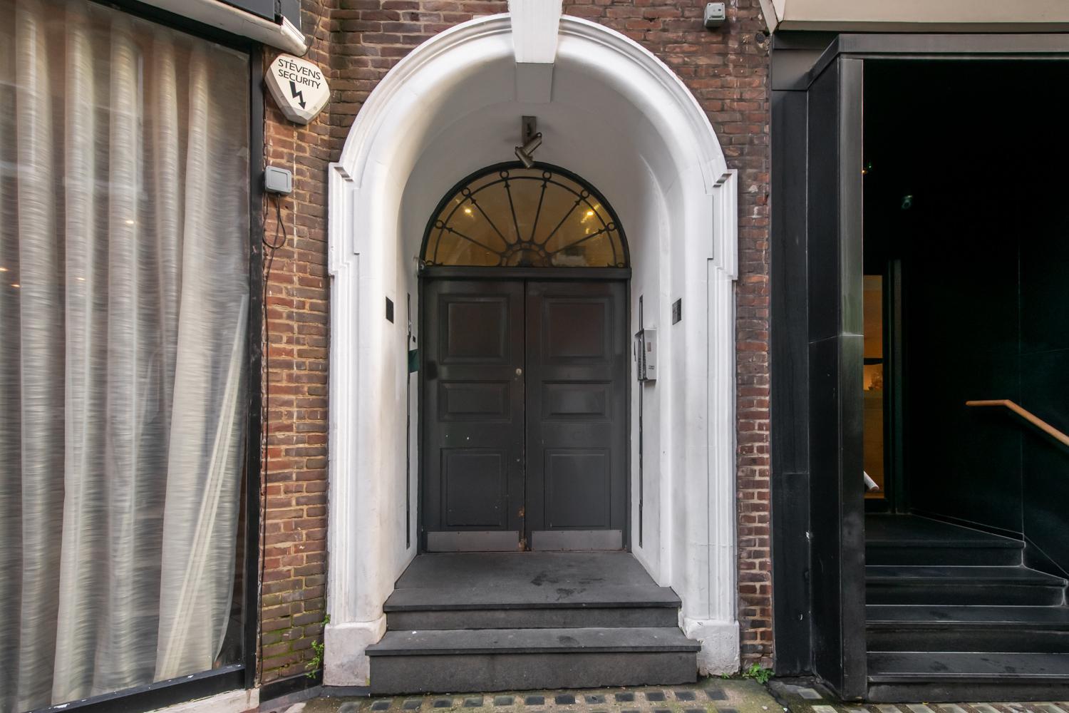 Pollen Street, Three-Bedroom Flat Лондон Экстерьер фото
